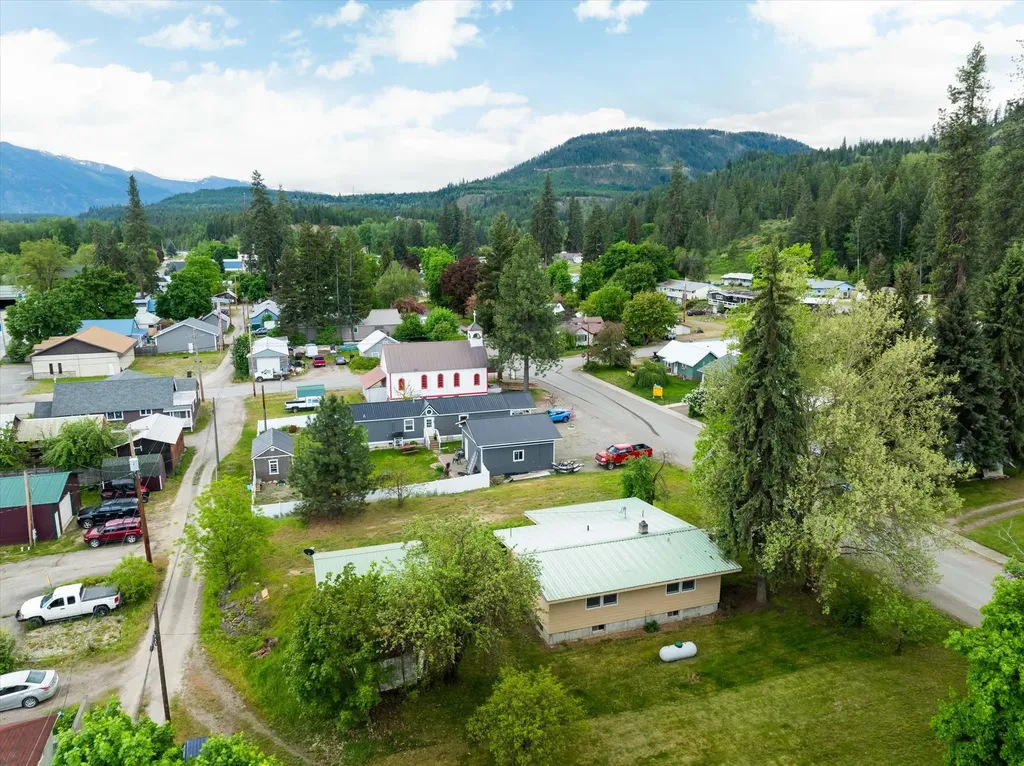 209 E Mineral Avenue Troy MT 59935
