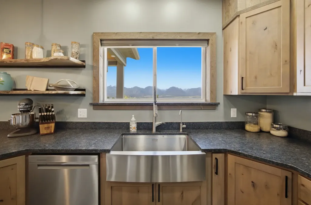 975 Corvallis Hills Drive Corvallis MT 59828