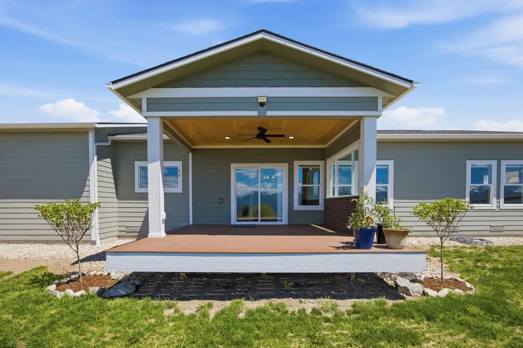 975 Corvallis Hills Drive Corvallis MT 59828