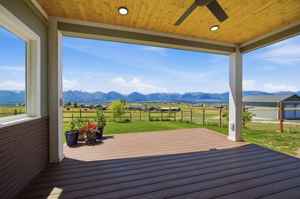 975 Corvallis Hills Drive Corvallis MT 59828
