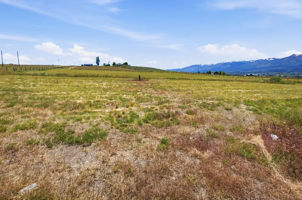 975 Corvallis Hills Drive Corvallis MT 59828