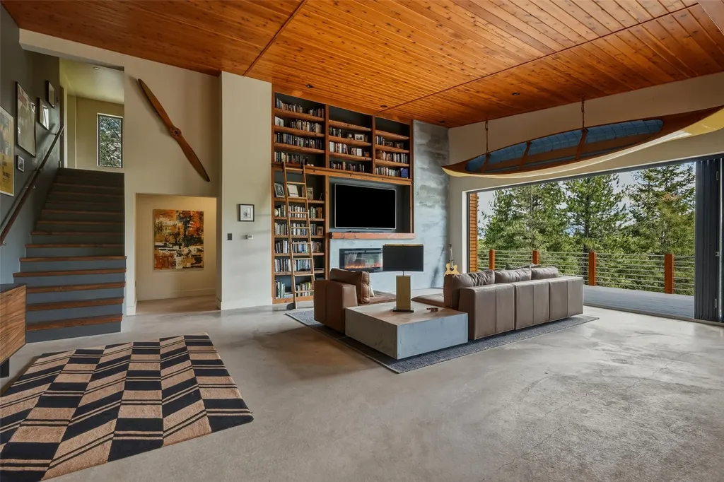 1136 Big Flat Road Missoula MT 59804