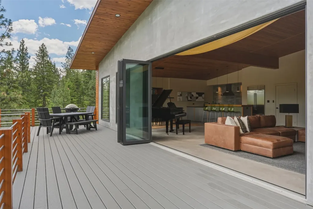 1136 Big Flat Road Missoula MT 59804