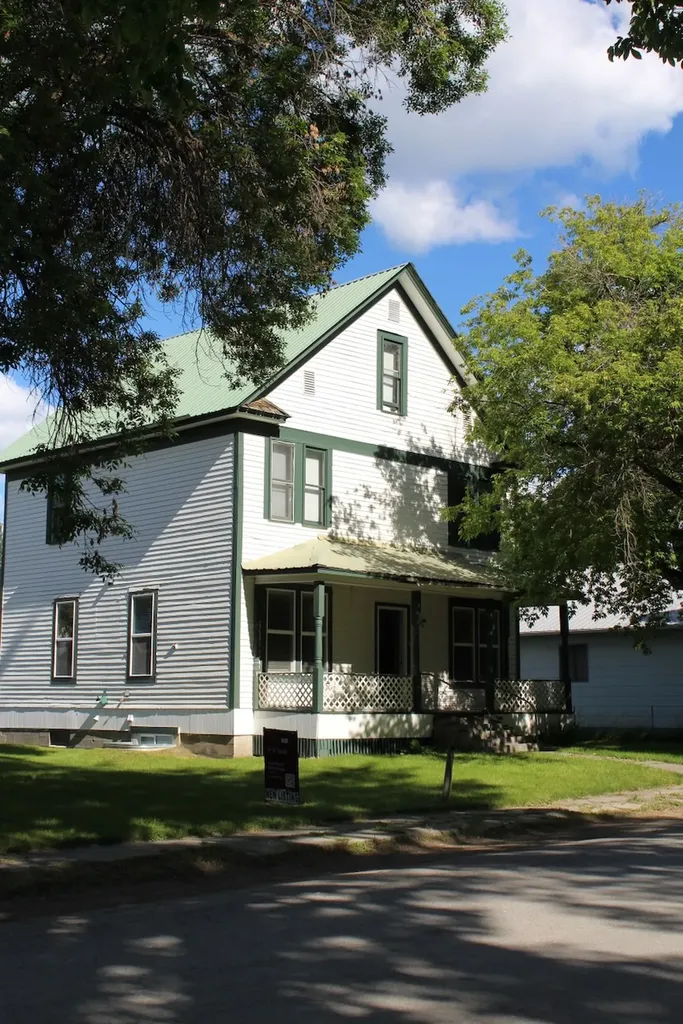 506 1st Avenue E Eureka MT 59917