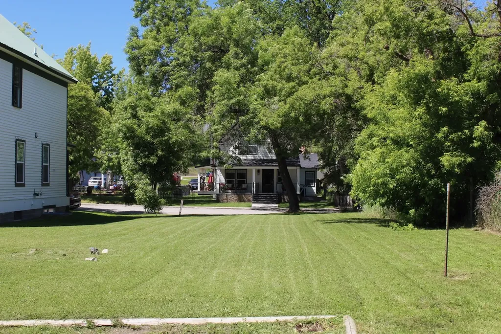506 1st Avenue E Eureka MT 59917