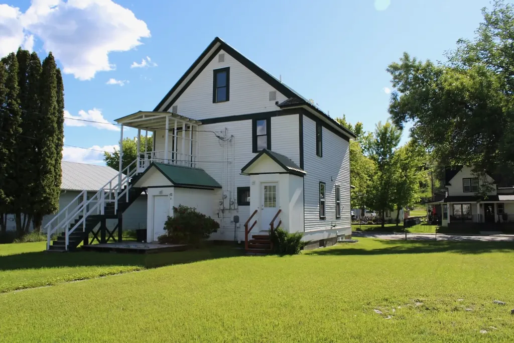 506 1st Avenue E Eureka MT 59917