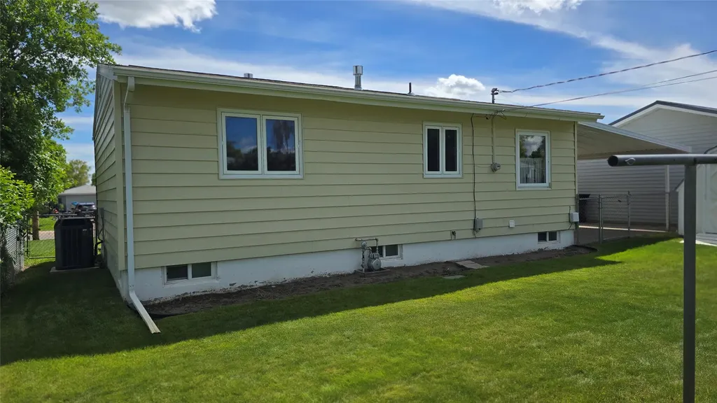 521 25th Avenue NE Great Falls MT 59404