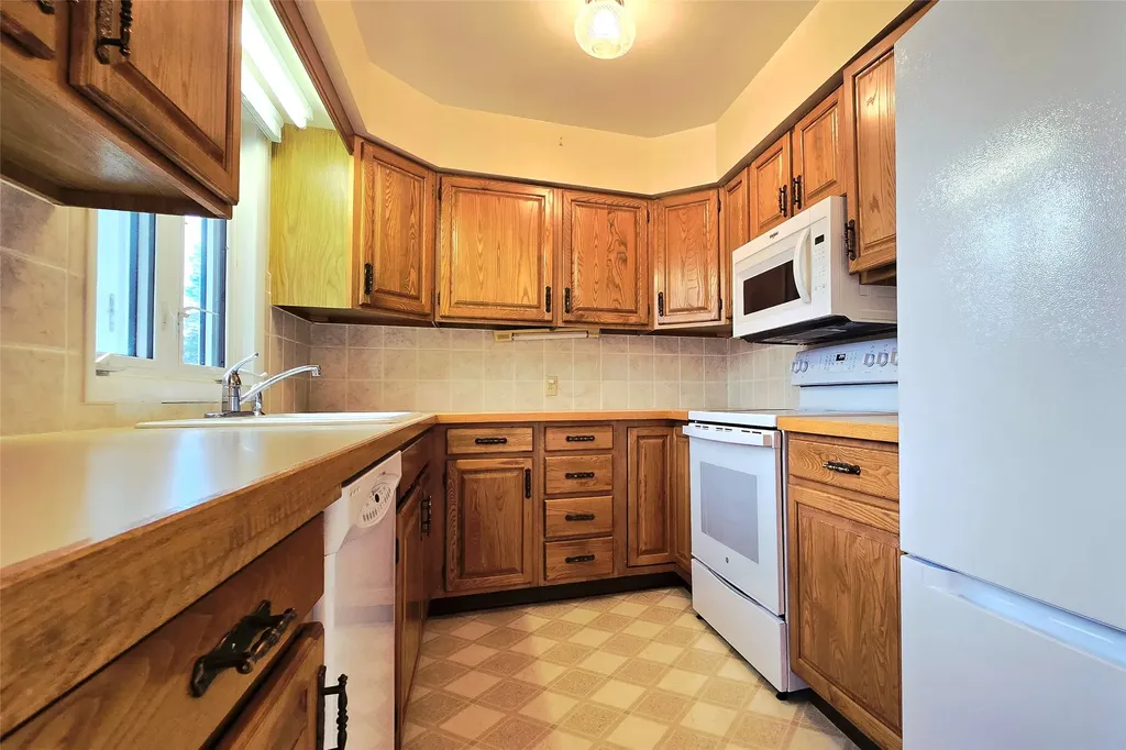 521 25th Avenue NE Great Falls MT 59404