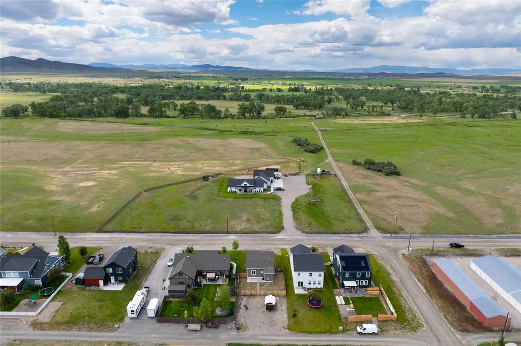 611 Jefferson Street Three Forks MT 59752