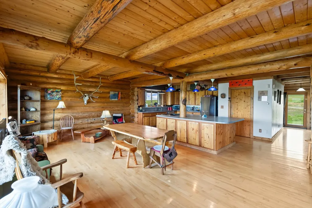 56516 Old Freight Road St Ignatius MT 59865