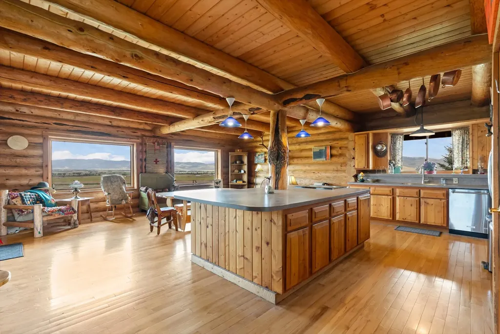 56516 Old Freight Road St Ignatius MT 59865