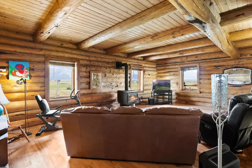 56516 Old Freight Road St Ignatius MT 59865