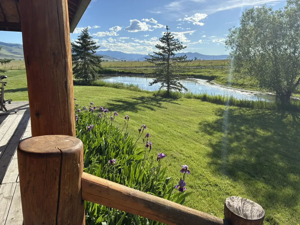 56516 Old Freight Road St Ignatius MT 59865