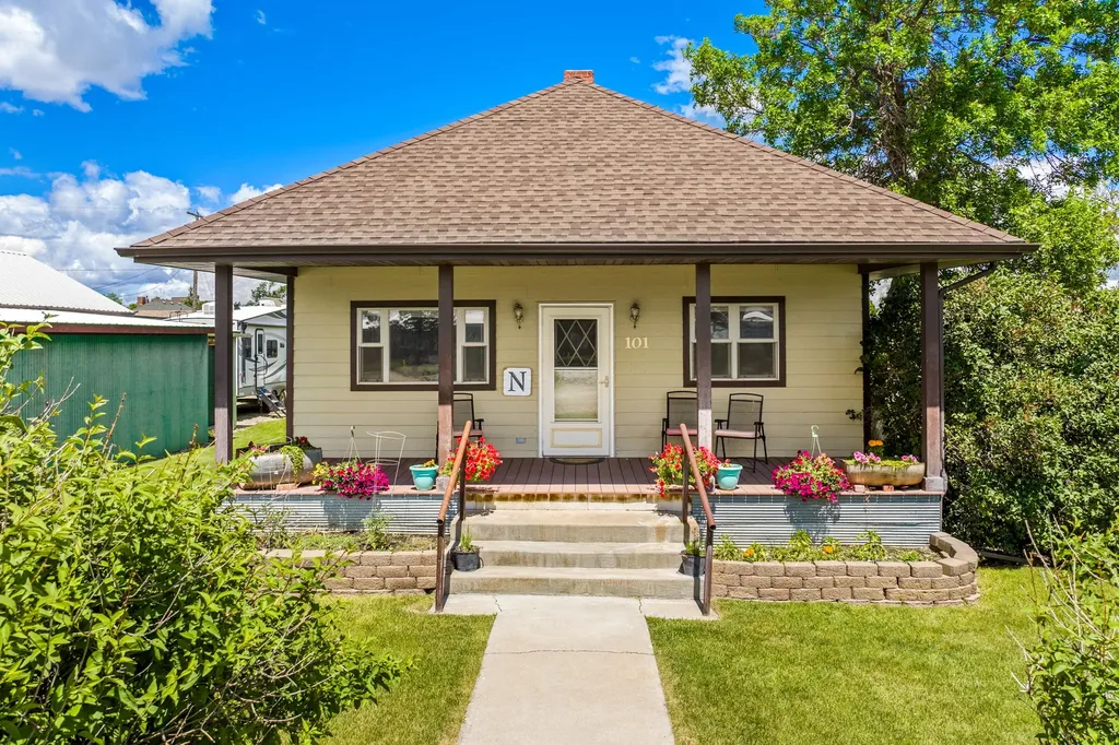 101 4th Avenue S Stanford MT 59479
