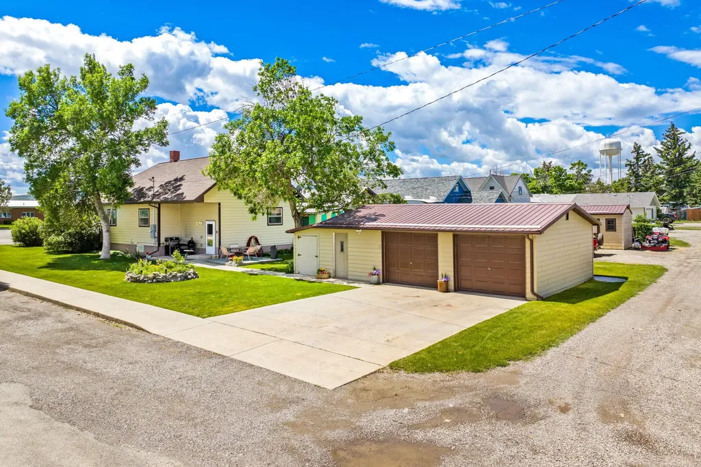 101 4th Avenue S Stanford MT 59479