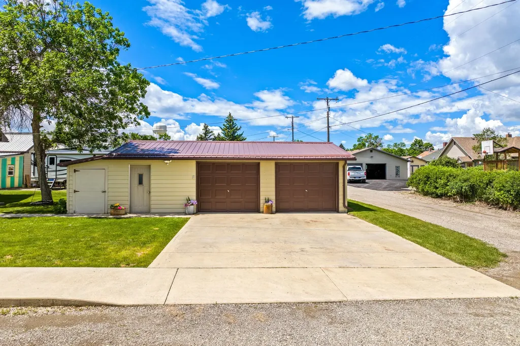 101 4th Avenue S Stanford MT 59479