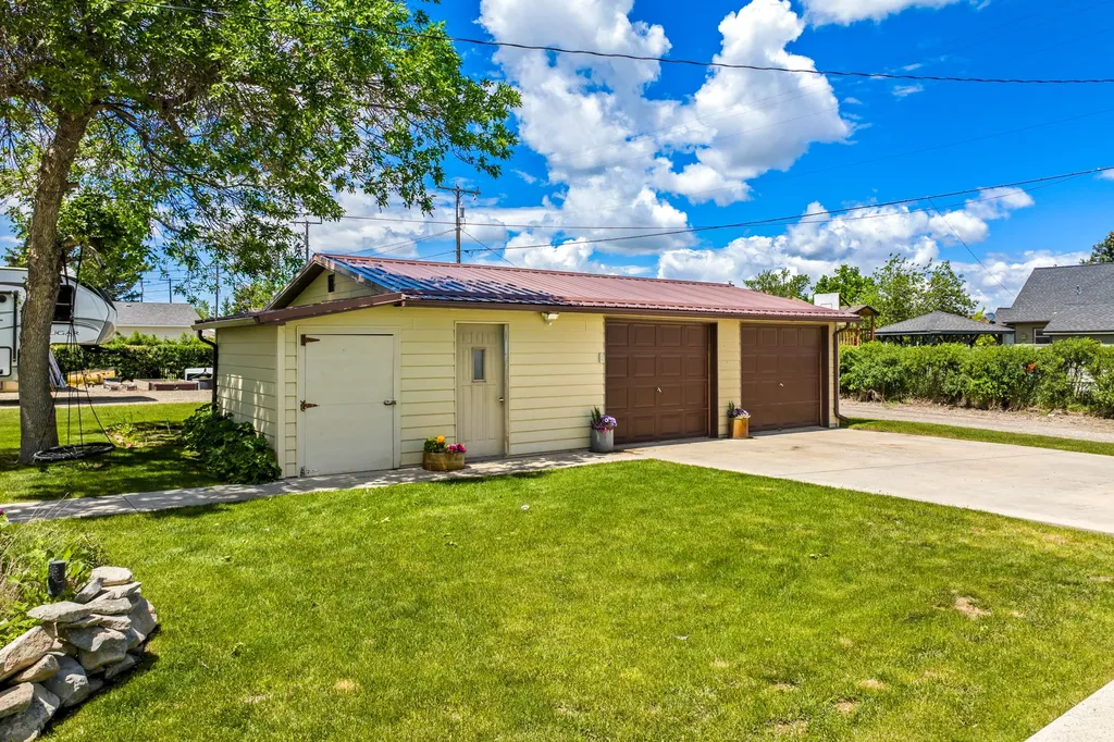 101 4th Avenue S Stanford MT 59479