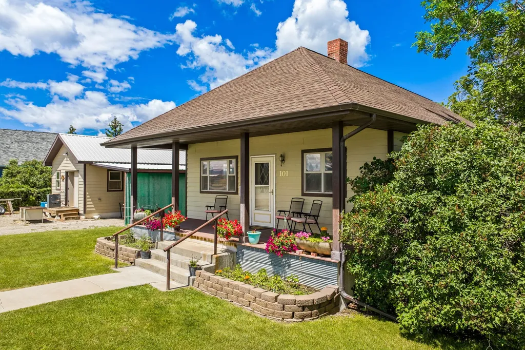 101 4th Avenue S Stanford MT 59479