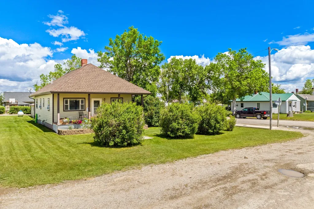 101 4th Avenue S Stanford MT 59479
