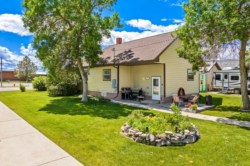 101 4th Avenue S Stanford MT 59479