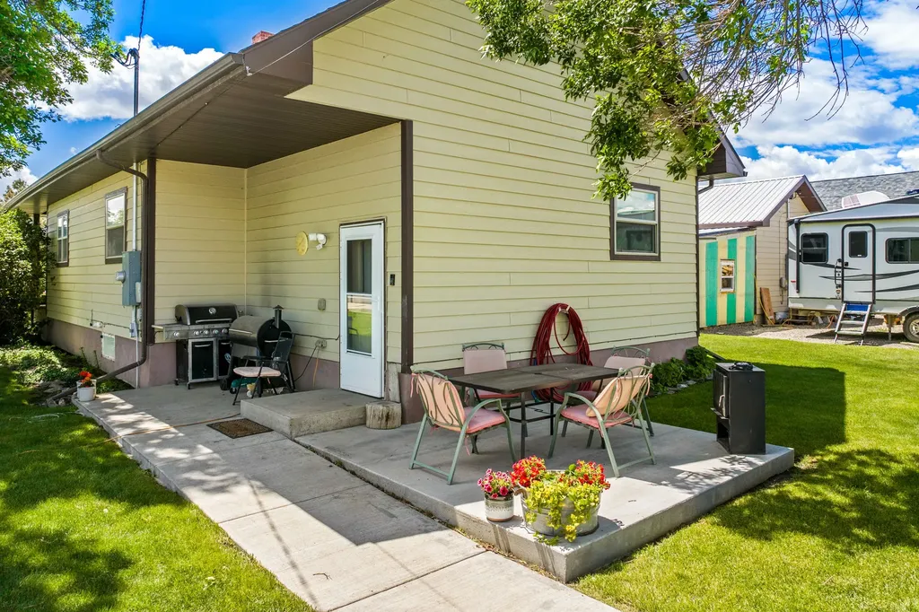 101 4th Avenue S Stanford MT 59479