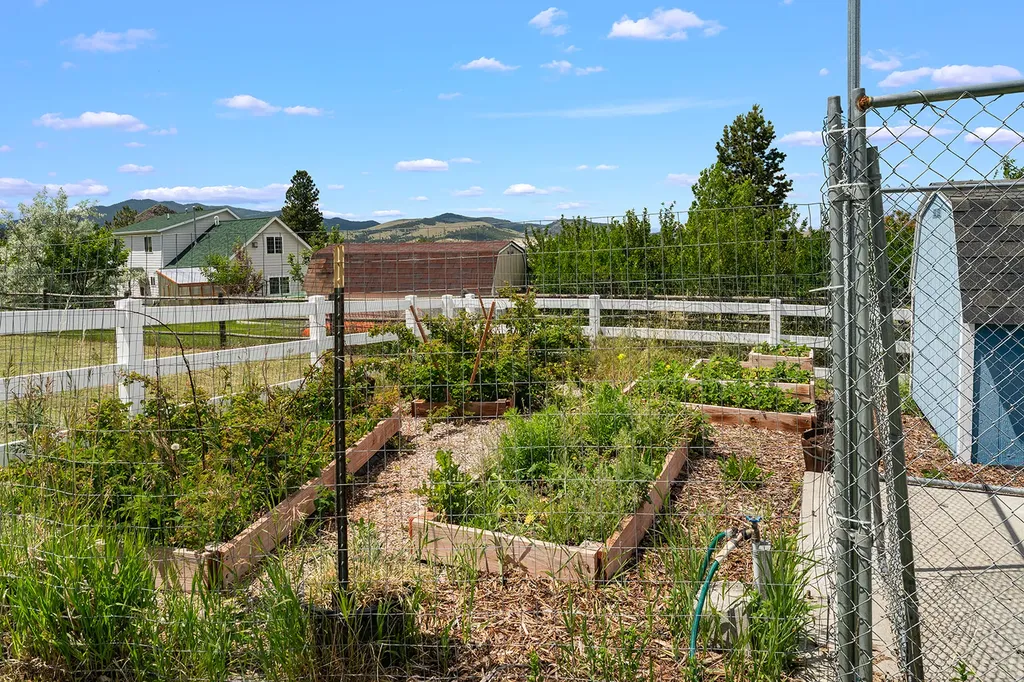 2 Grassy Mountain Road Clancy MT 59634