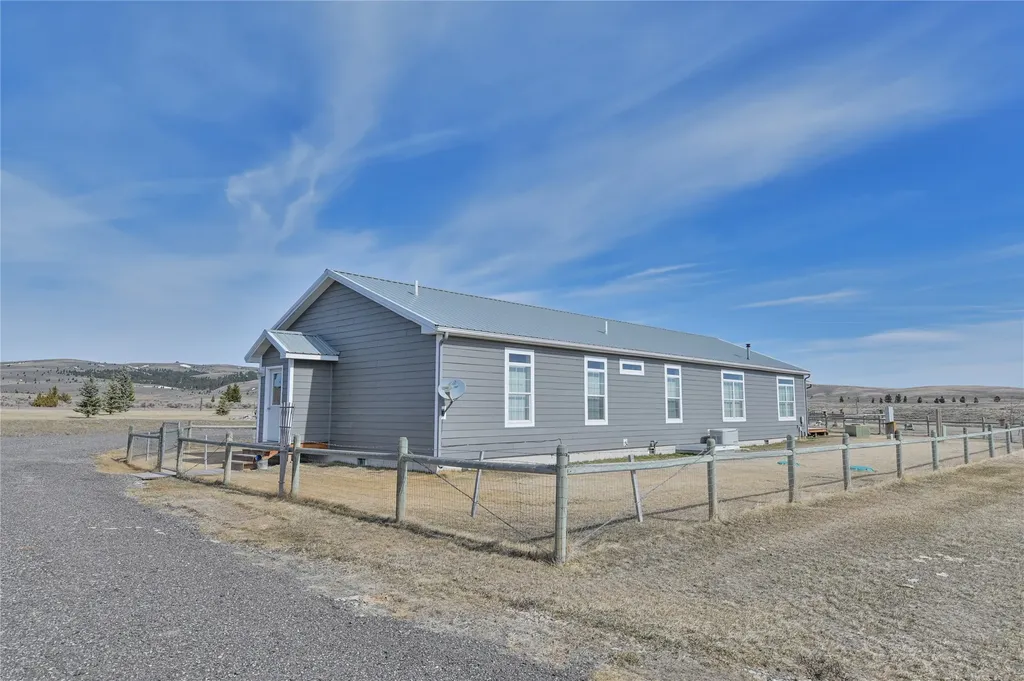 10 Mountainview Trail White Sulphur Springs MT 59645