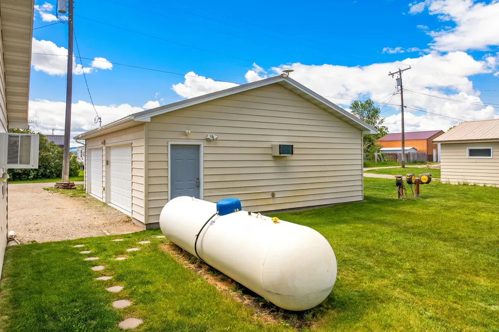64 3rd Avenue S Stanford MT 59479