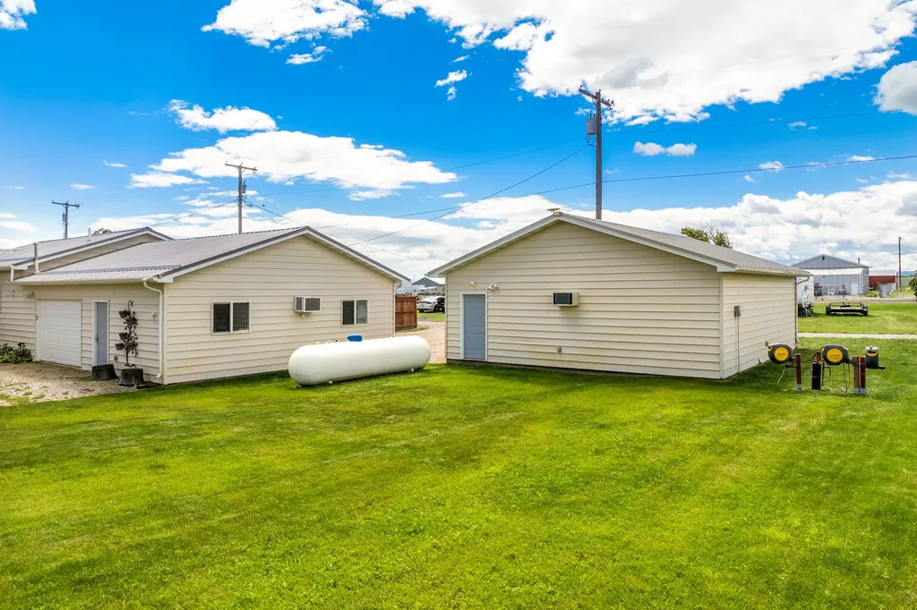 64 3rd Avenue S Stanford MT 59479