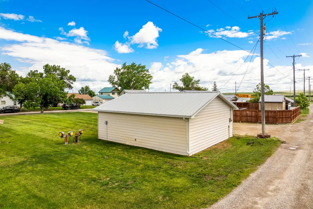 64 3rd Avenue S Stanford MT 59479