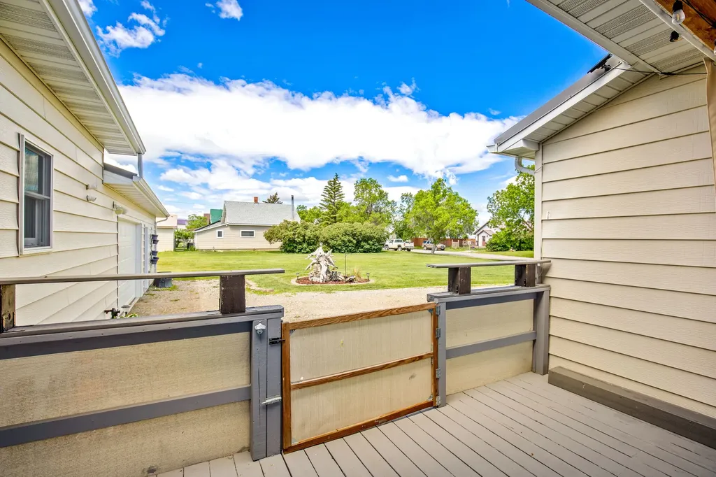 64 3rd Avenue S Stanford MT 59479