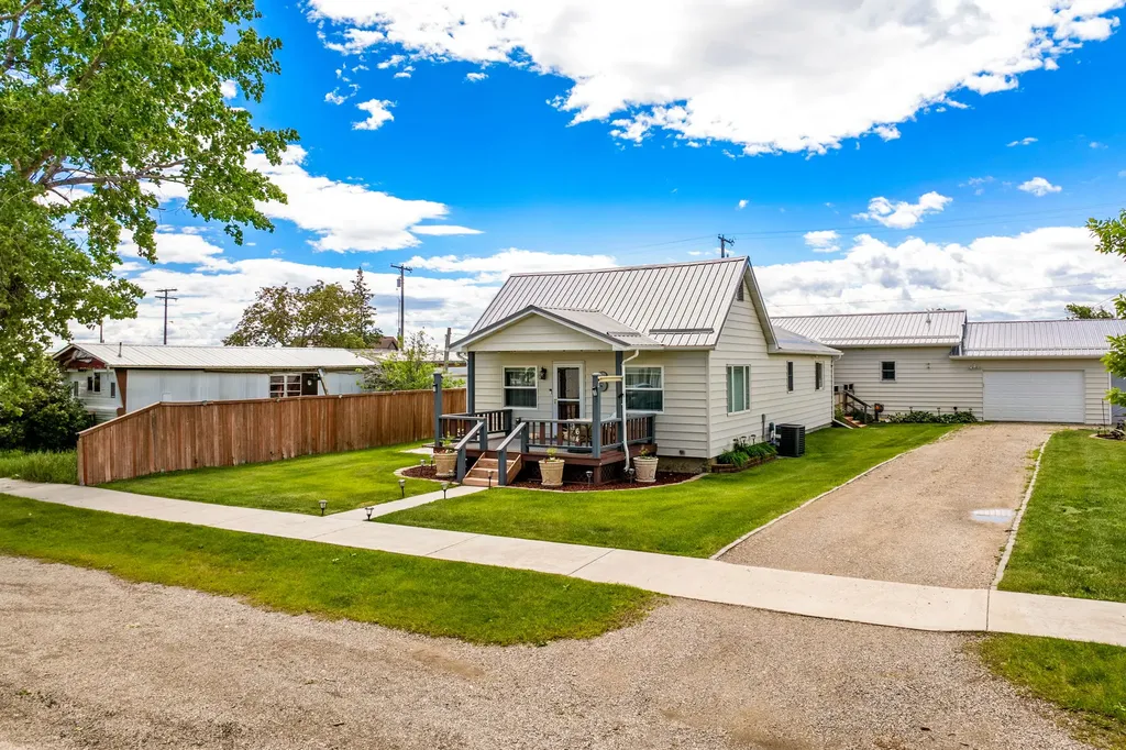 64 3rd Avenue S Stanford MT 59479