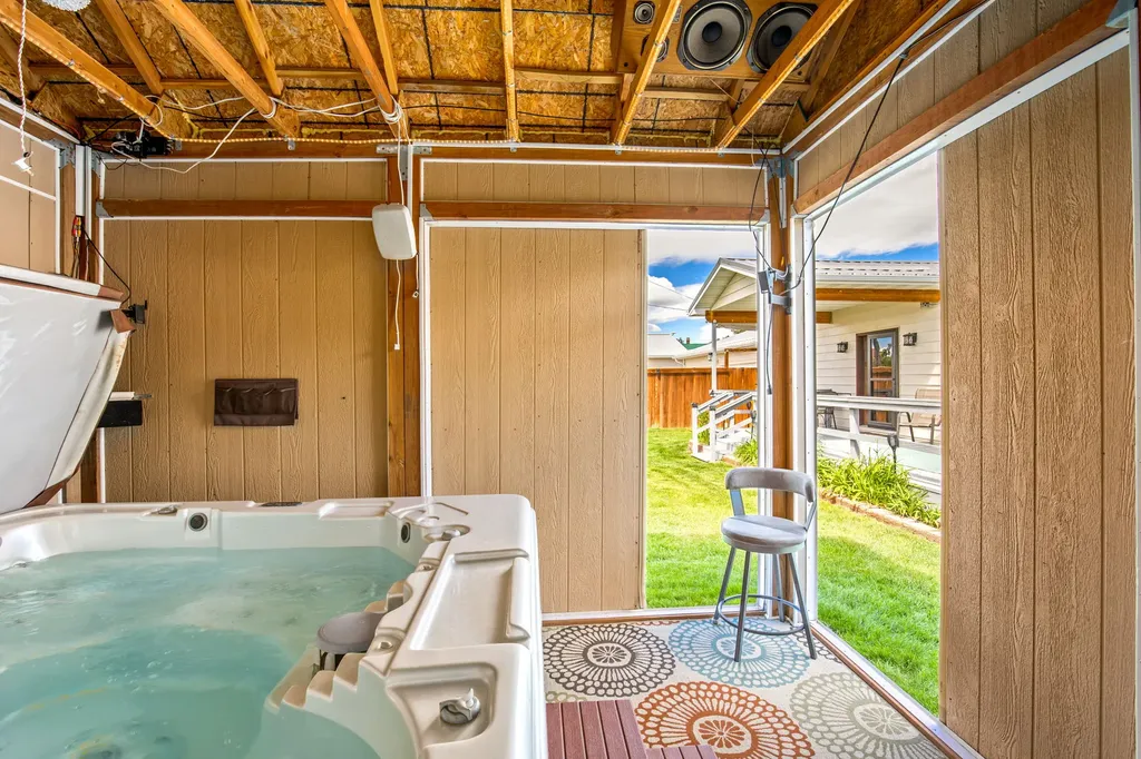 64 3rd Avenue S Stanford MT 59479
