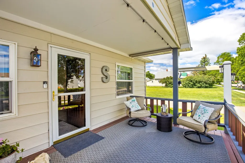 64 3rd Avenue S Stanford MT 59479