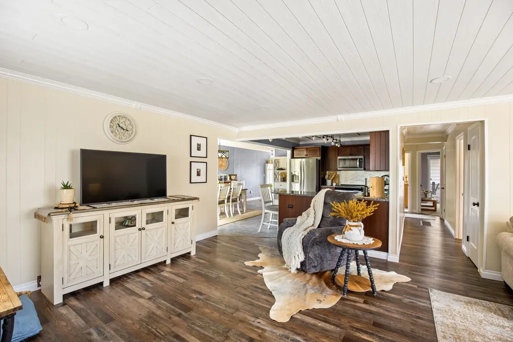 64 3rd Avenue S Stanford MT 59479
