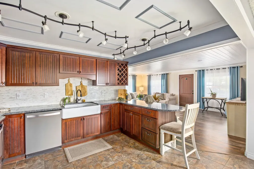 64 3rd Avenue S Stanford MT 59479