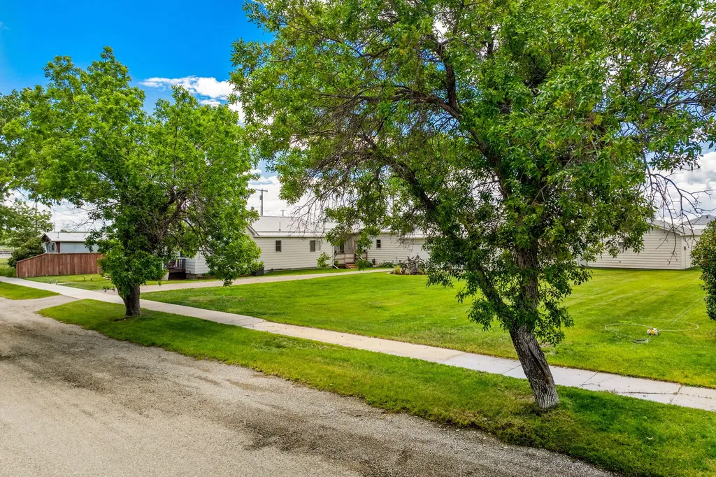 64 3rd Avenue S Stanford MT 59479