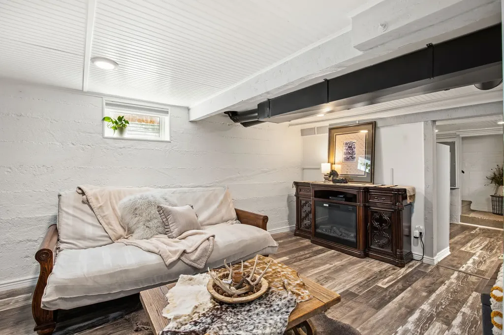 64 3rd Avenue S Stanford MT 59479