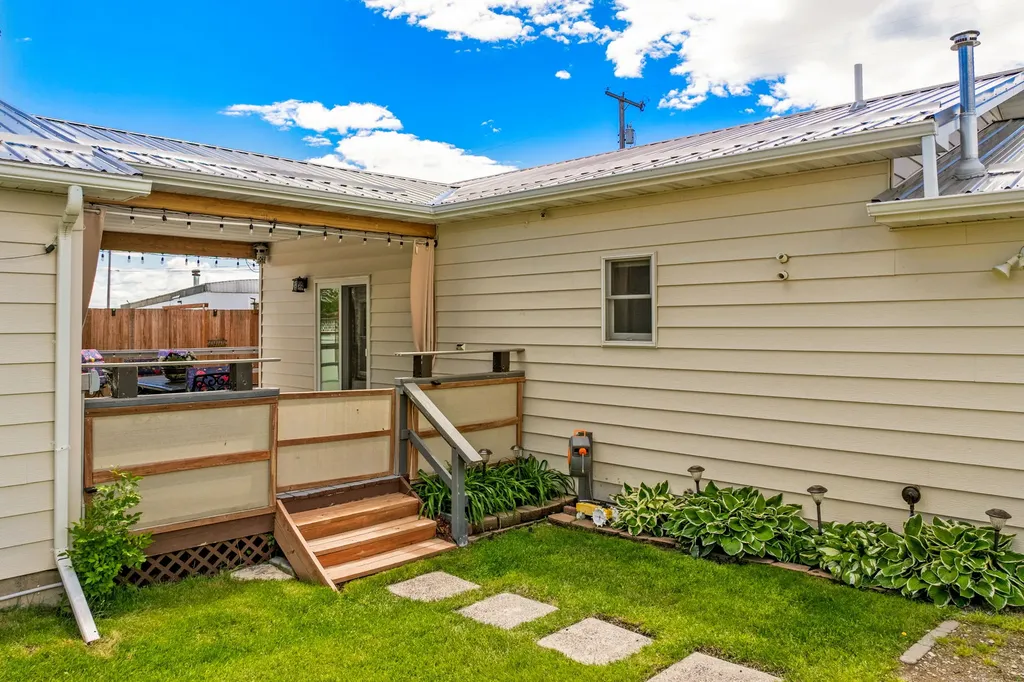 64 3rd Avenue S Stanford MT 59479
