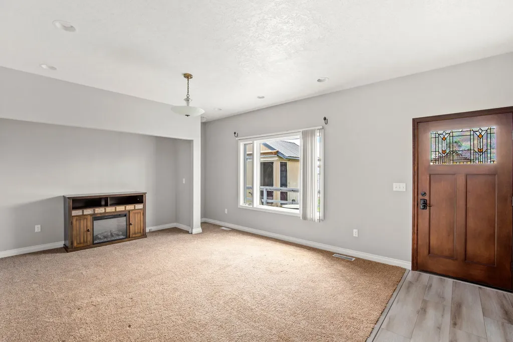 64 3rd Avenue S Stanford MT 59479