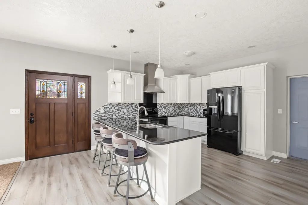 64 3rd Avenue S Stanford MT 59479
