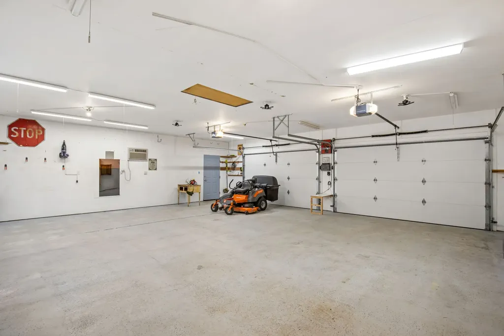 64 3rd Avenue S Stanford MT 59479