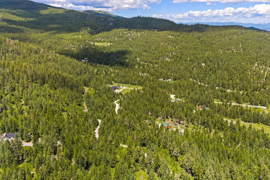 64 Lone Wolf Trail Lakeside MT 59922