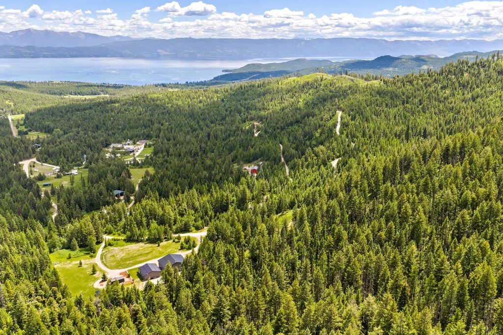 64 Lone Wolf Trail Lakeside MT 59922