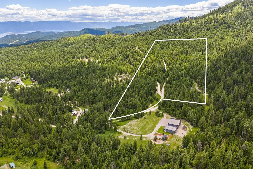 64 Lone Wolf Trail Lakeside MT 59922