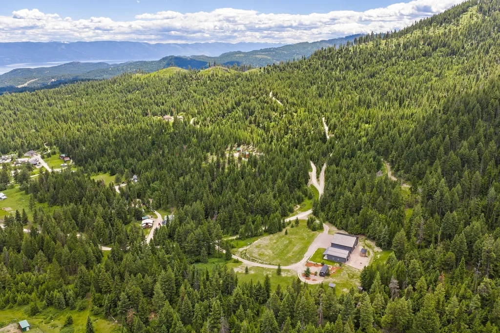 64 Lone Wolf Trail Lakeside MT 59922