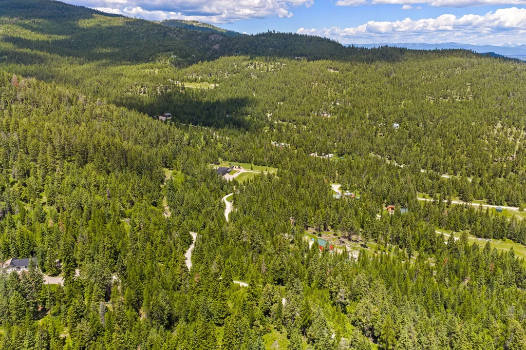 64 Lone Wolf Trail Lakeside MT 59922