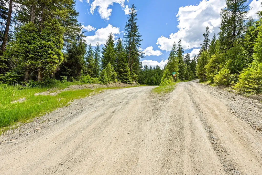 64 Lone Wolf Trail Lakeside MT 59922