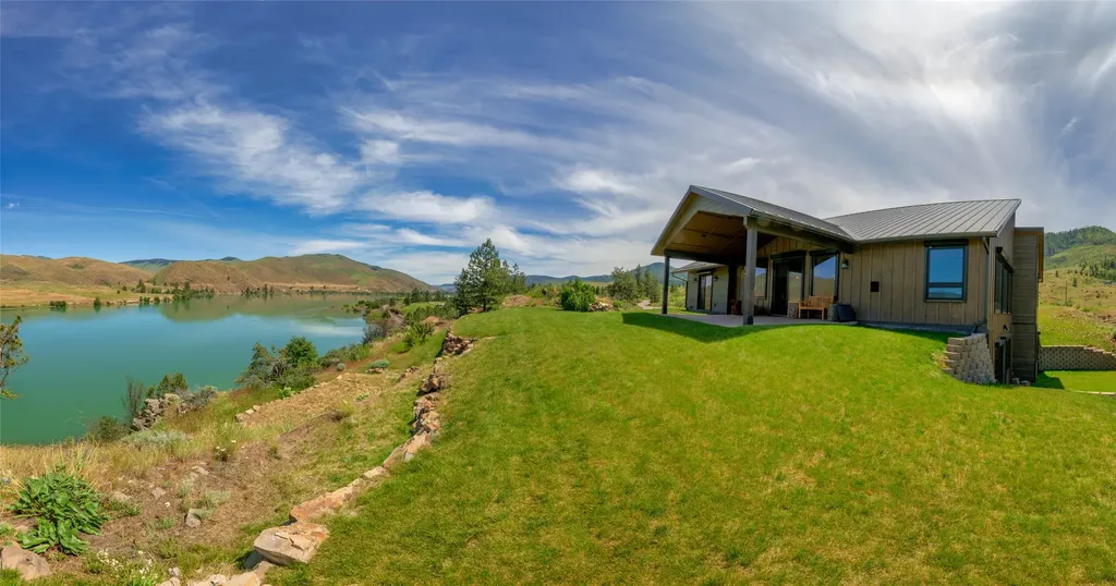 9701 Mt Highway 200 Dixon MT 59831