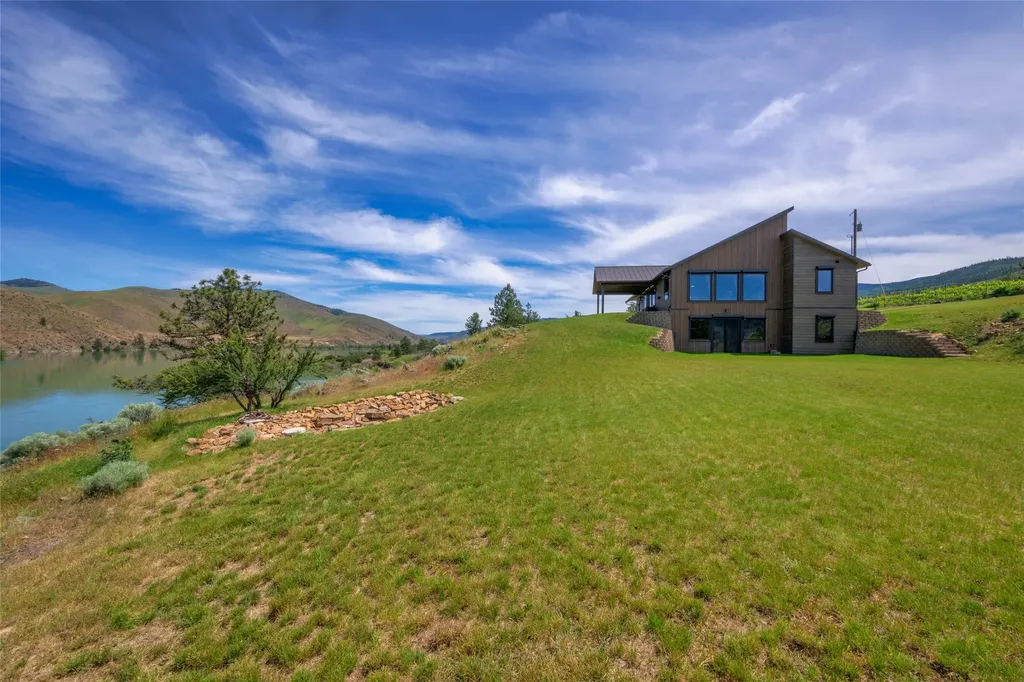 9701 Mt Highway 200 Dixon MT 59831
